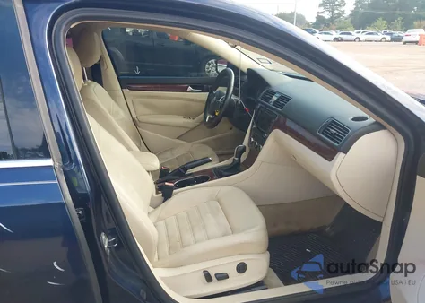 2013 Volkswagen Passat 2.5L Sel Premium from USA, damaged, VIN 1VWCH7A30DC077721